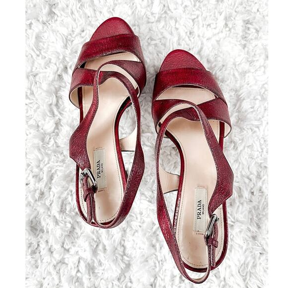 Prada Dark Red and Black Textured Leather Peep Toe Strappy Platform Heels 38.5 - Picture 6 of 11